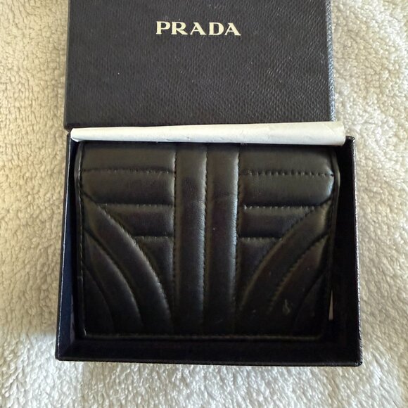 Prada Black Quilted Leather Wallet - Like New - Picture 3 of 5